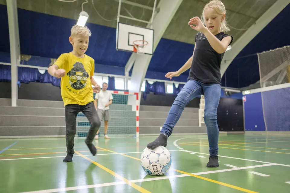 Padel og tennis p� ferie med b�rn � sport og badeland p� Landal GreenParks