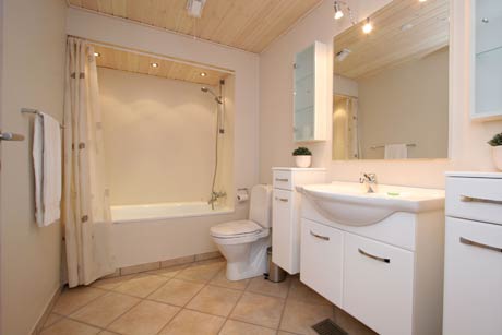 Pool og badefaciliteter p� Landal Gr�nh�j Strand n�r Vesterhavet